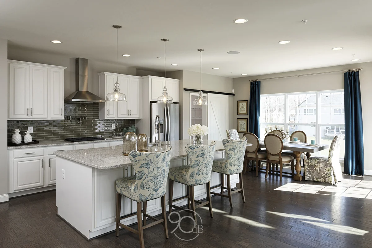 D18054-8331 door open_01.JPG