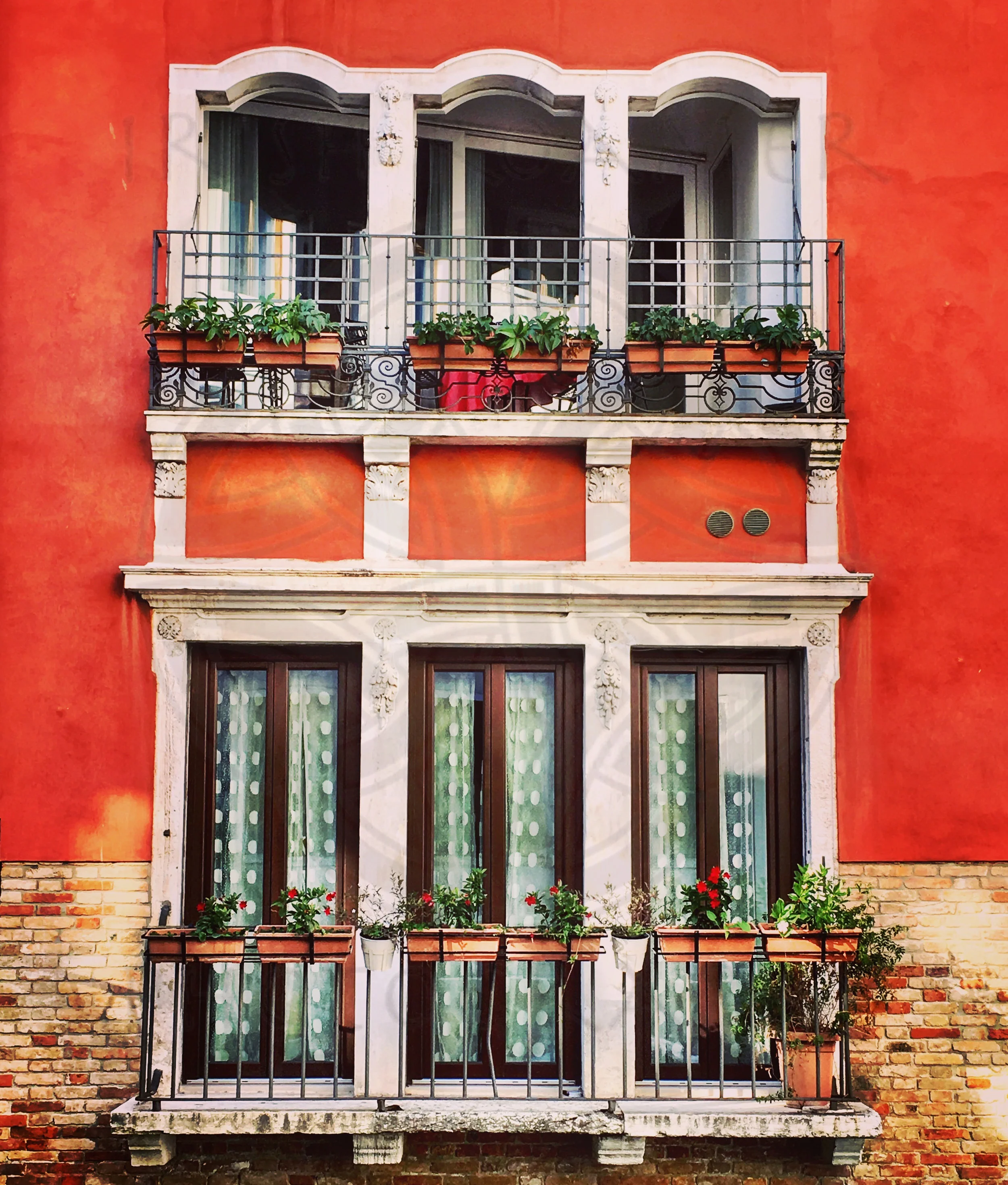 Window Dressing in Venice - 1-3.JPG