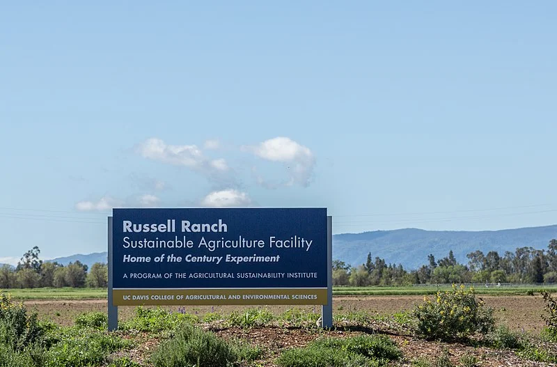 800px-Russell_Ranch,_UC_Davis_California_(32782685372).jpg