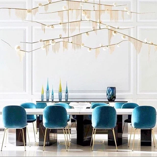 C H E R R Y / bomb fringe light was on display last night at the Los Angels Afterglow event by @lindseyadelman โก๏ธ๐๐ซ
.
#lighting #design #interiordesign #interiorstyling @beckswolski