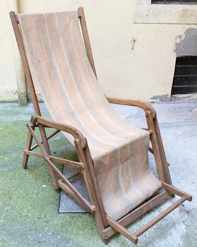 F A D E D / beauty
.
#deckchairs #oldschool #home #furniture #interiorstyle @beckswolski