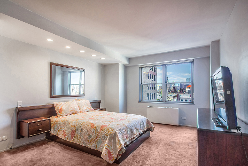 [SOLD] FLATIRON - 10 WEST 15TH STREET #2121