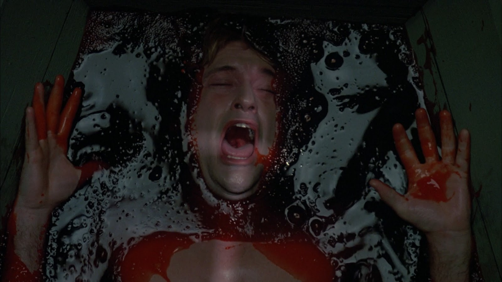 the_serpent_and_the_rainbow_still_11.jpg