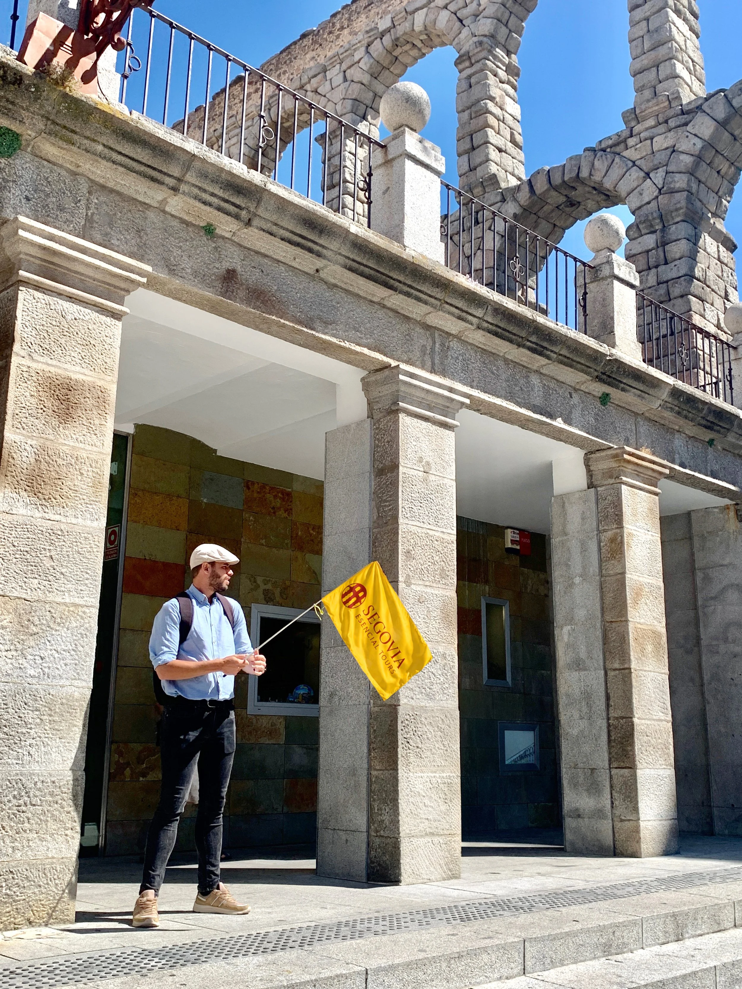SegoviaEsencial_Fran with Flag.jpg