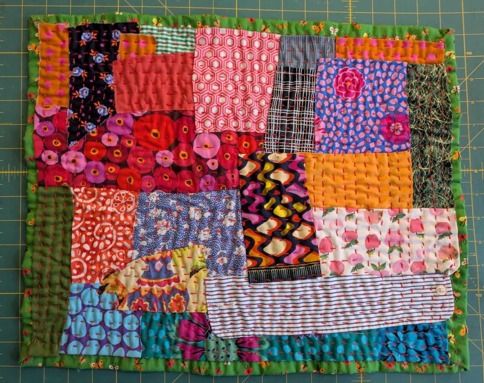Have you heard about our Kawandi Style Quilting class that starts next Wednesday?!? Join us and instructor Nikki Kimboko for a 2 day workshop; 5/13 and 5/20 from 6-9PM. Classes link in bio to register. @nikki_kimboko #quilting #sewingclass #kawandi #