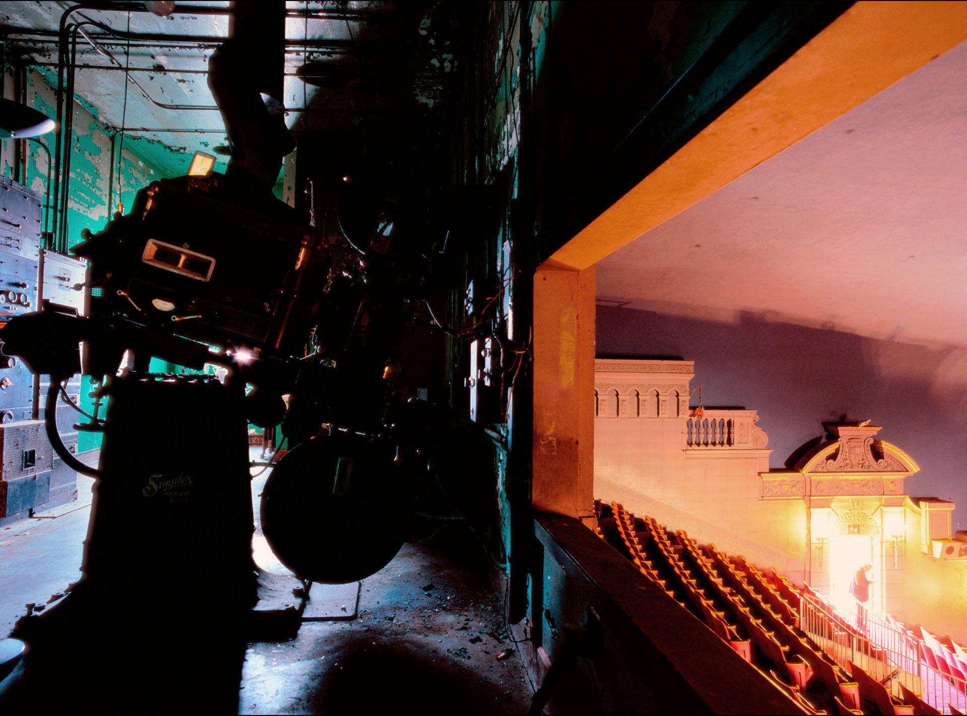 Capital_Theater_Flint_I_2007.jpg