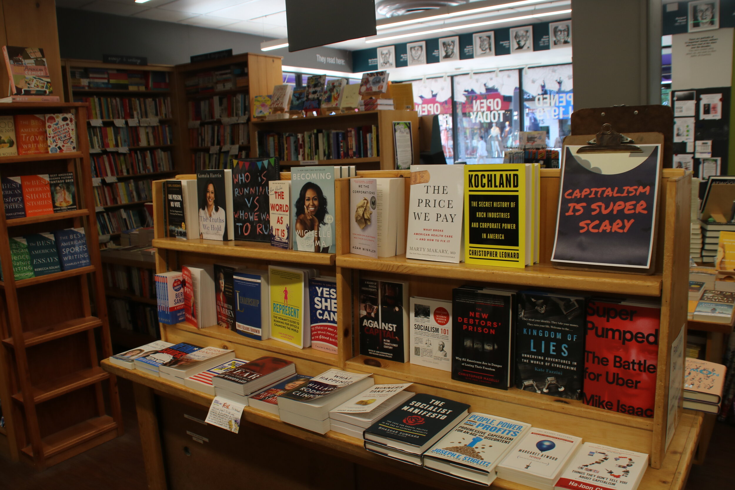 Mission oriented bookstores in Chicago thrive while cookie cutter chains  struggle to remain open — Free Spirit Media