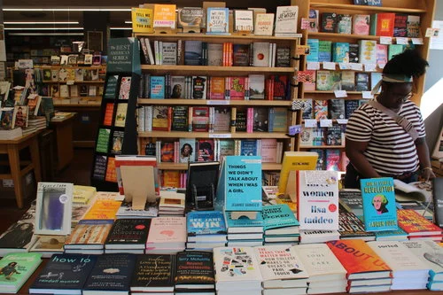 Mission oriented bookstores in Chicago thrive while cookie cutter chains struggle to remain open