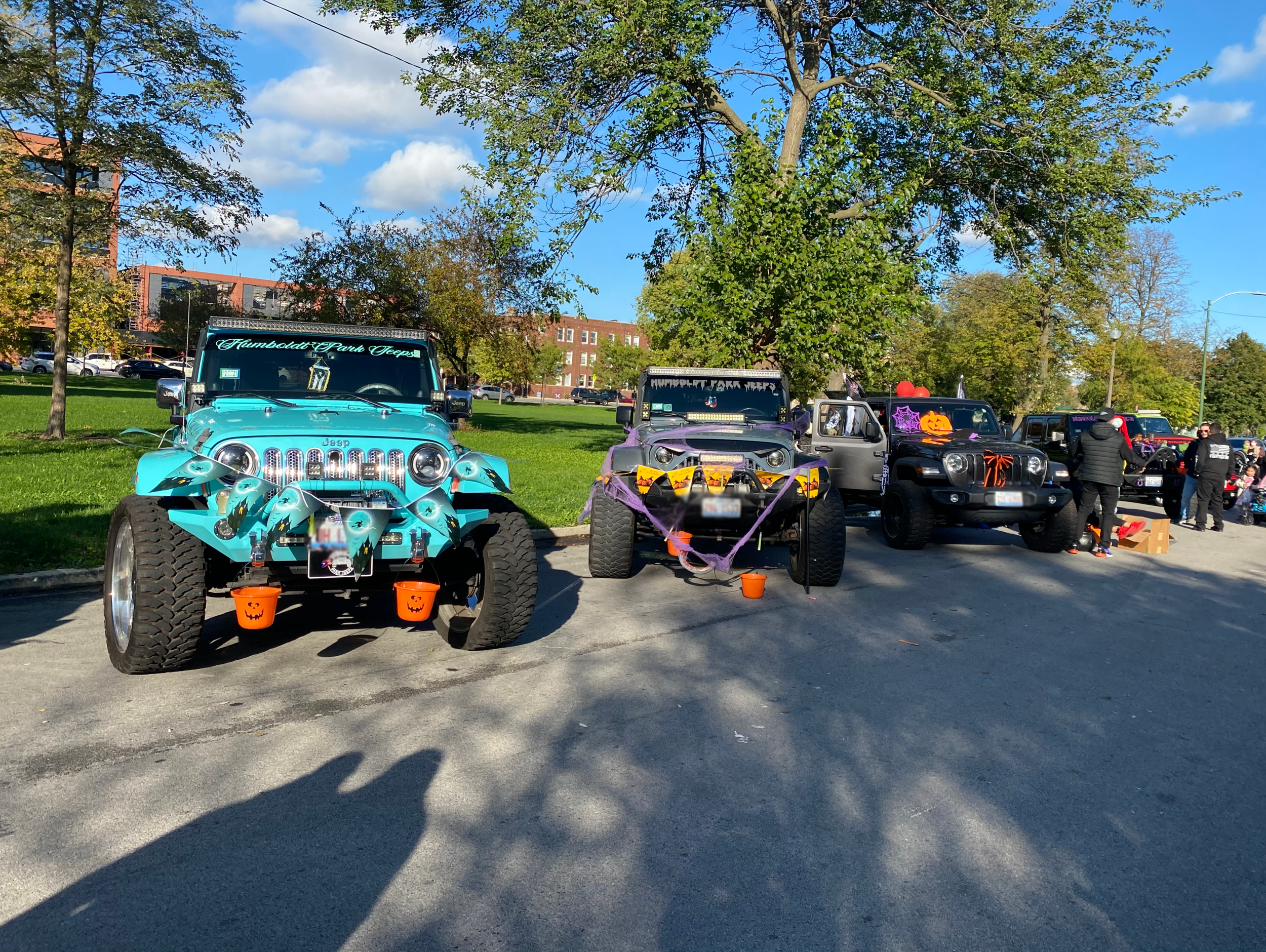 Trunk or Treat? Humboldt Park Jeeps Steer Halloween in Different Direction  — Free Spirit Media