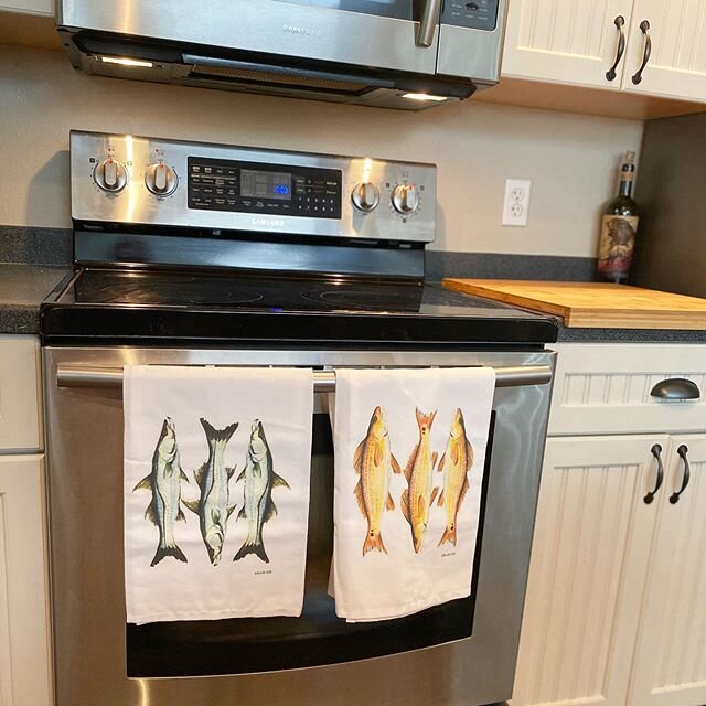 Pretty fish at my bro&rsquo;s house 💙 @nvarn427 .
#lellocoart #fish #giveart
