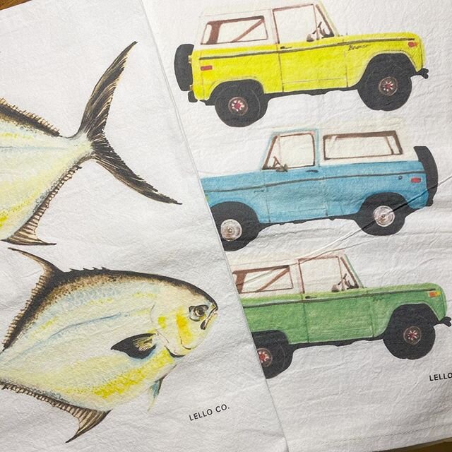 New watercolored original LelloCo flour sack towels available this month at @hearthsoultlh .
Perfect gifts! Use in the home, the kitchen, the bathroom - fun Florida decor!
.
#lellocoart #watercolorpainting