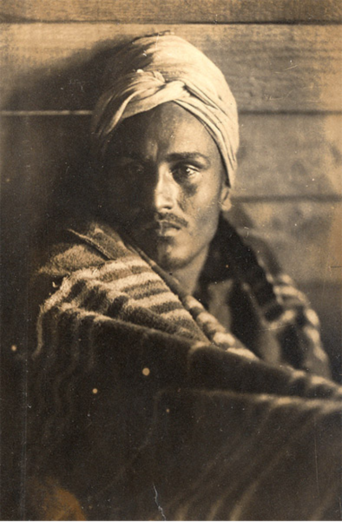 A Sikh soldier in a German prisoner-of-war camp, c. 1915. (Source: Toor Collection)