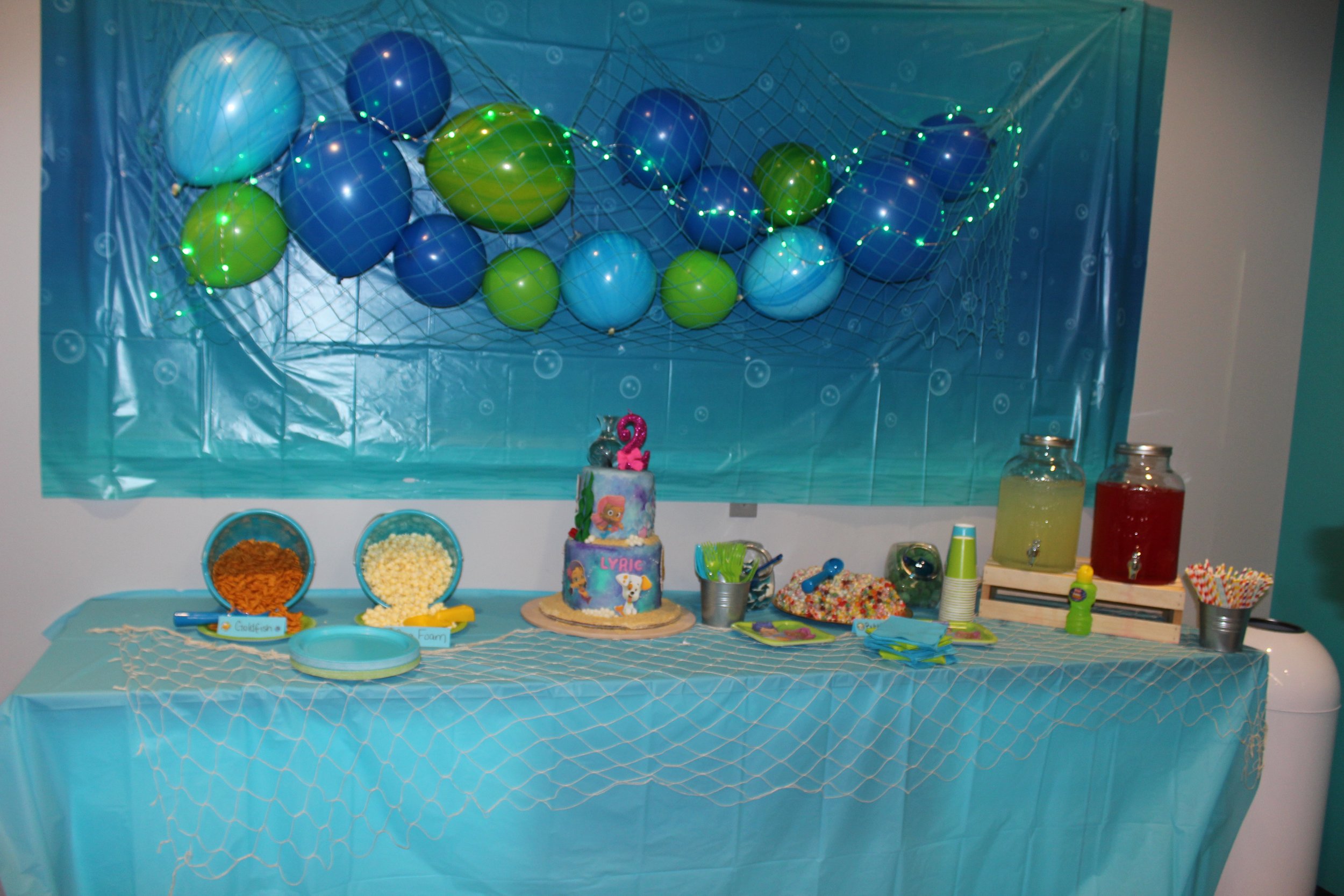 bubble_guppies_table.jpg
