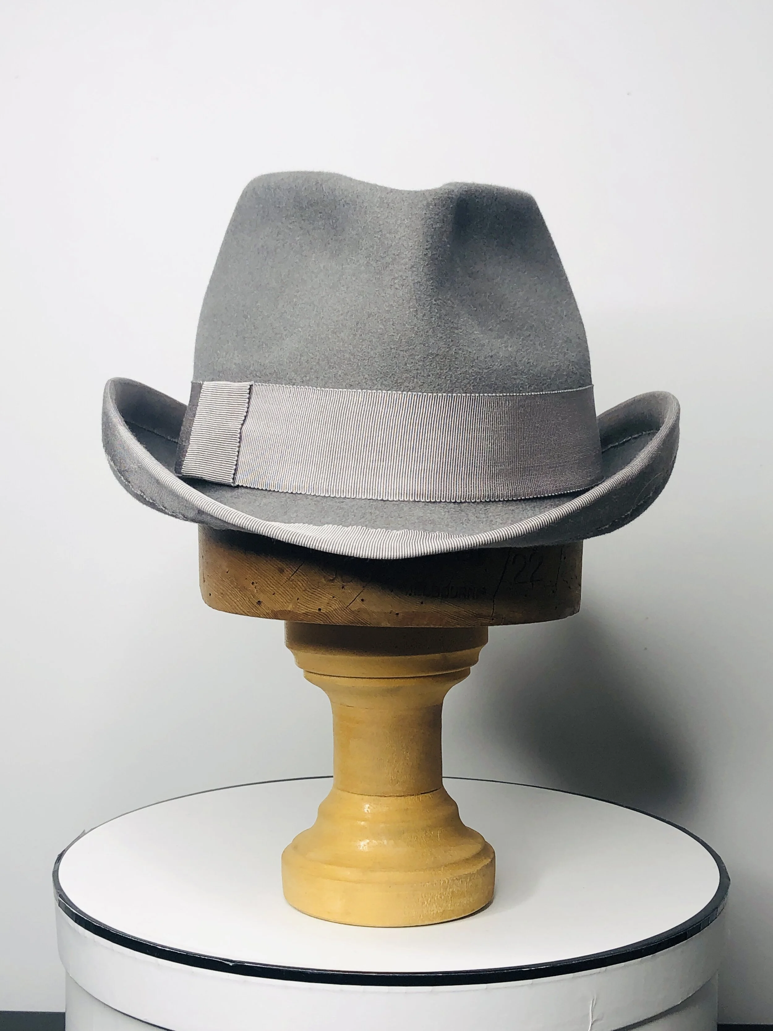 vintage inspired hats. Perfect for looking stylish