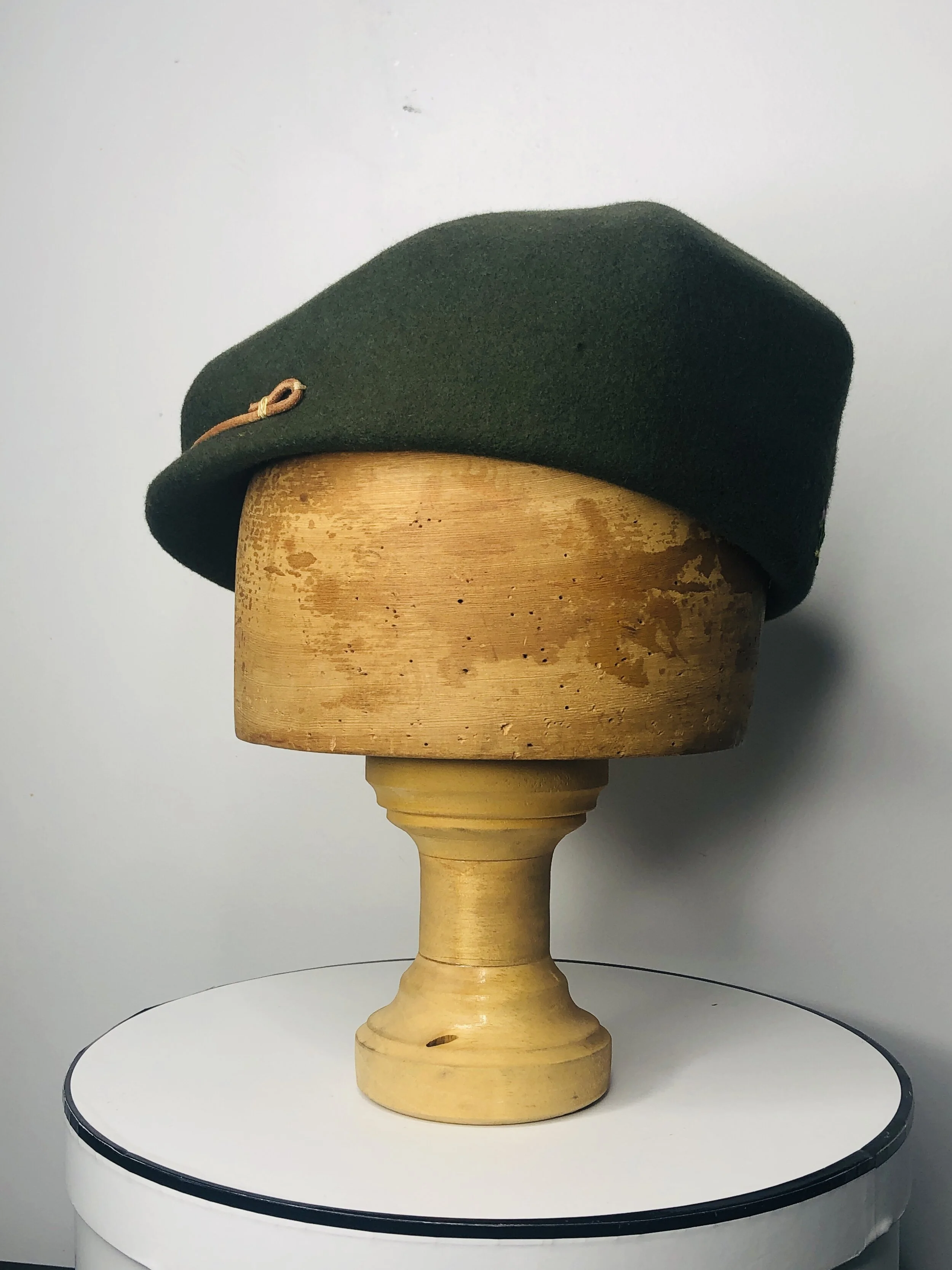 Classic look Ascot Cap in green felt