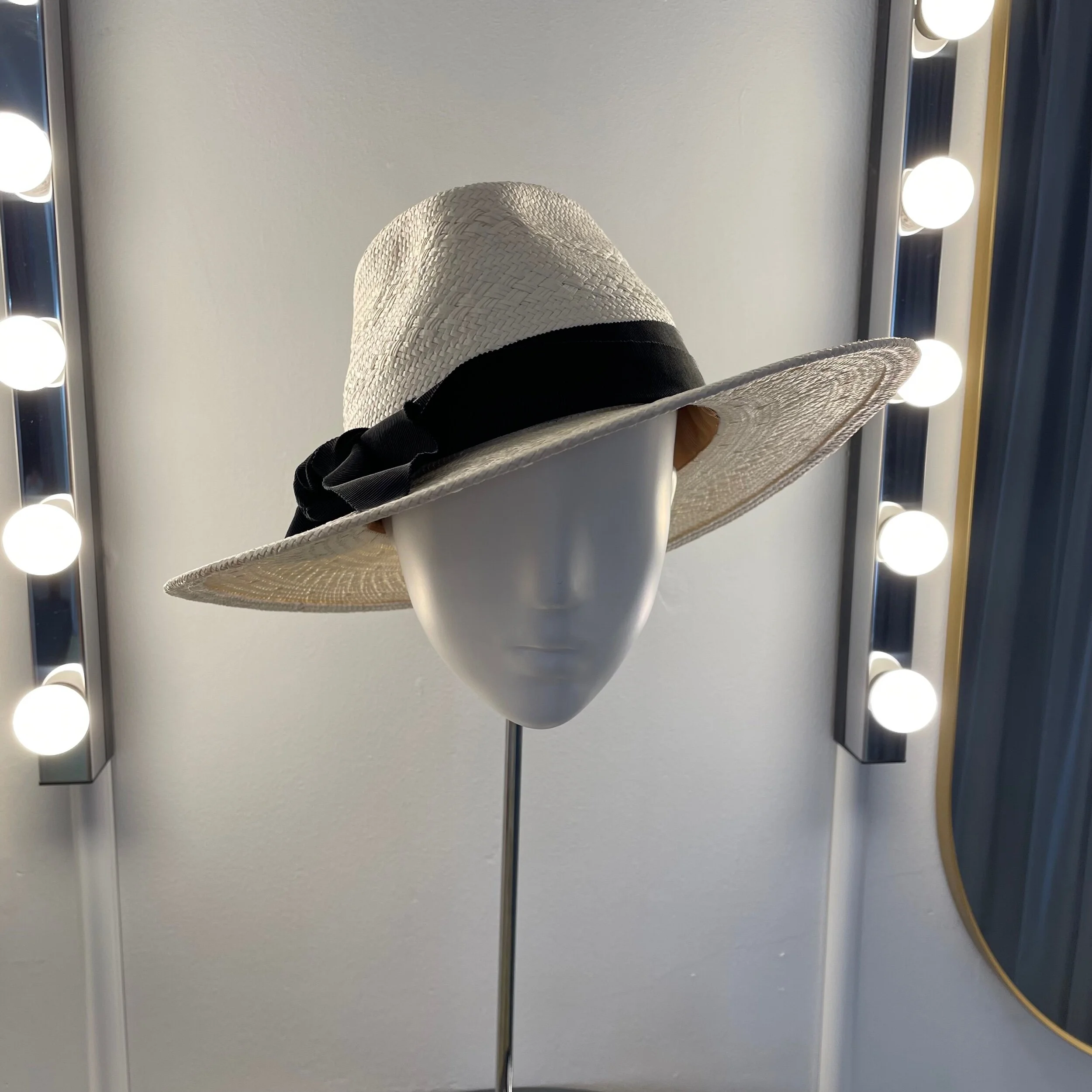 1AF9627B-4425-4B9E-8B15-BE95D7028F45