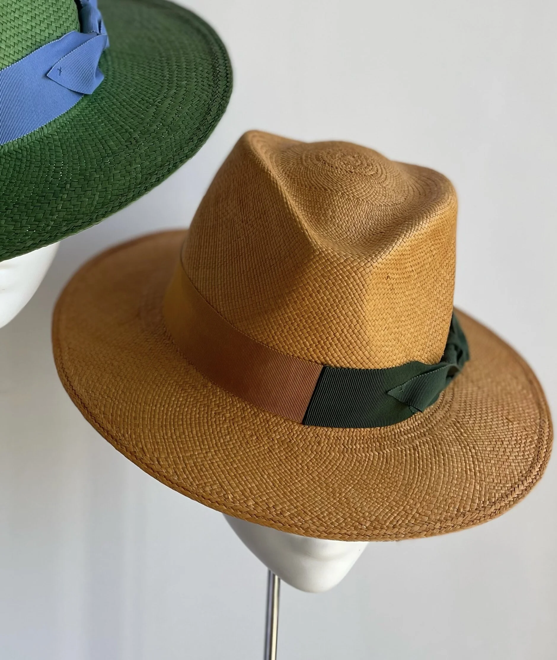 4B708282-3E84-4DA0-81F6-A668FA01E228