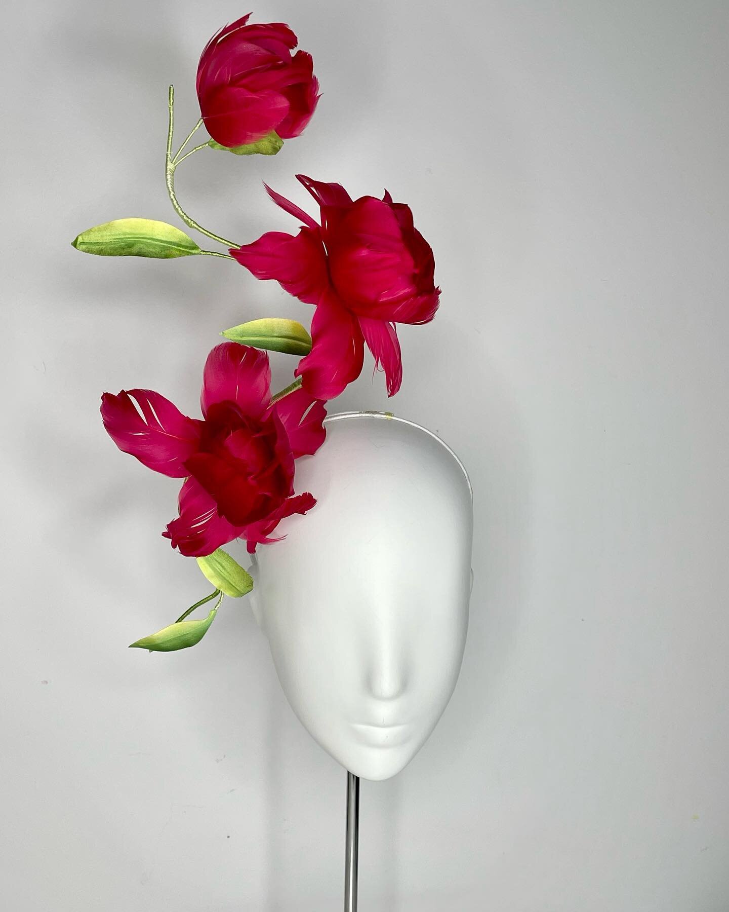 Here&rsquo;s another finished one live on my website. 

Deep fuchsia feather flowers perching on a single vine. 

#millinery #melbournemilliner #wirework #wireheadpiece #melbournecup #kentuckyderby #royalascot #maker #hatmaker #selfexpression