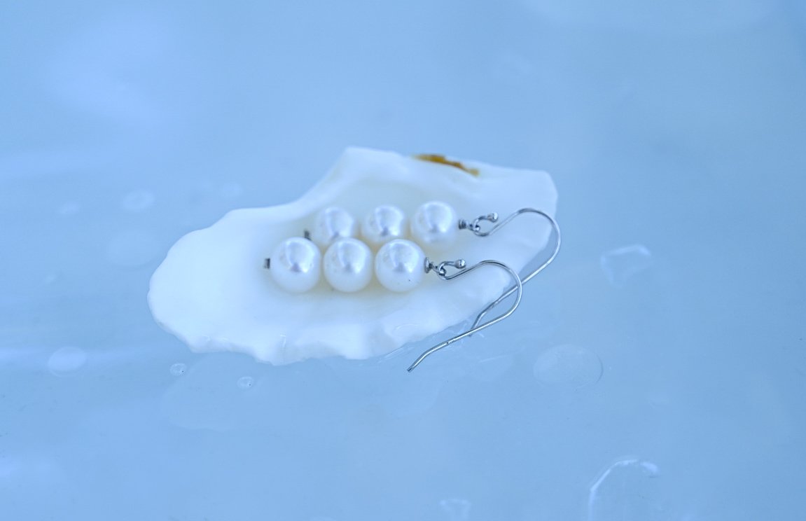 Silver Pearl Earrings.jpeg