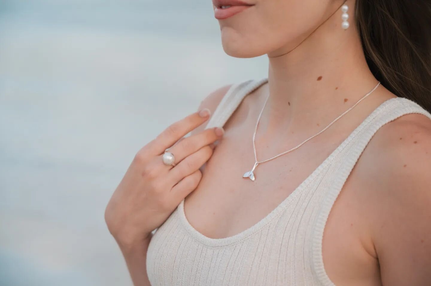🐋Dive into elegance with our stunning sterling silver whale tail pendant! 

🌊 This graceful piece has been flying off the shelves, and we're down to our last one! Don't miss your chance to adorn yourself with this symbol of strength and beauty. 

H