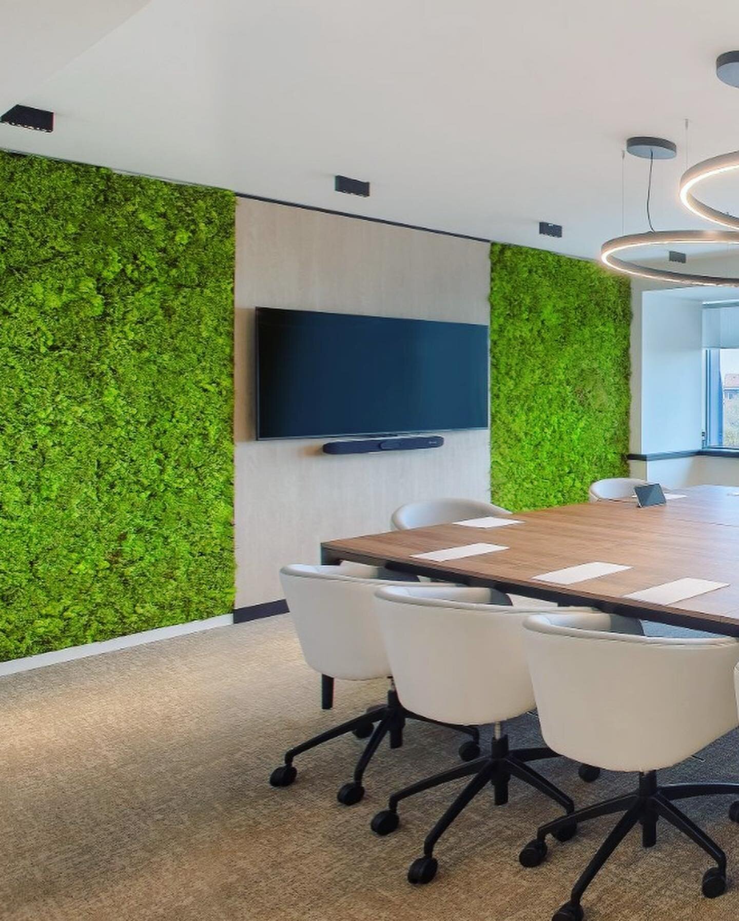 ✳️✳️✳️ 

Thanks to the versatility of our solutions, from the Vertical Garden with the patented VP-Modulo system to the MOSSwall stabilised moss walls and the Green Design products, it is possible to incorporate several natural elements into a projec