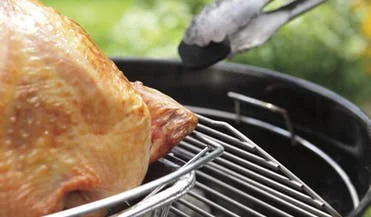 How Weber barbeques cook a whole turkey on the BBQ