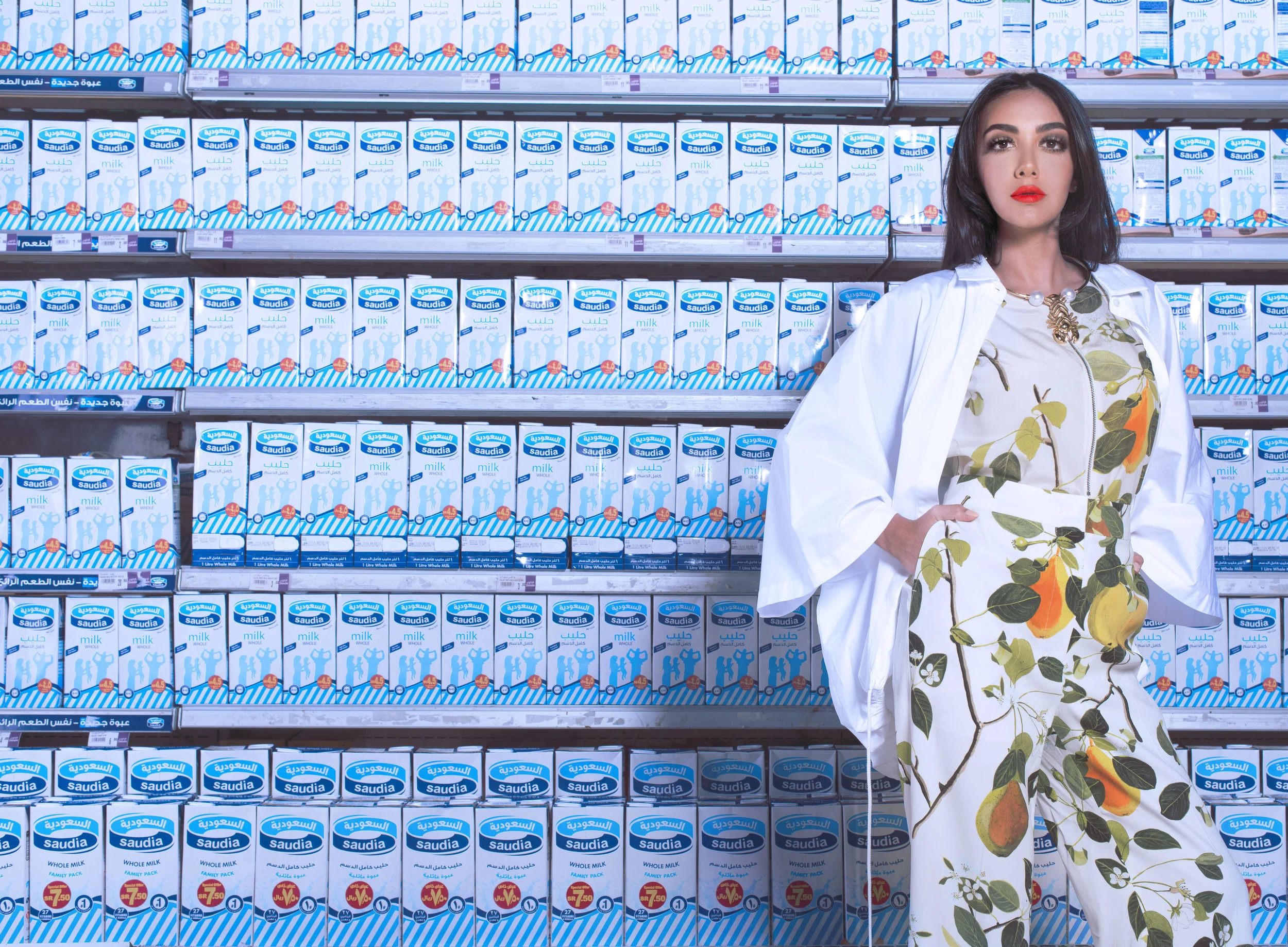 rob your local supermarket Client: Destination Jeddah Agency: Lub Creative Art Director Ali Cha'aban / Photographer The Loft / Stylist Ghalia Mahmoudi // This collaborative project for Destination Jeddah, is an editorial that visualizes the mood of Andy Warhol, strolling through the aisles and capturing the essence of modern day contemporary fashion picks. While still promoting the local brands, talents and aesthetics making the supermarket a motif of patterns that are artistically appealing. 