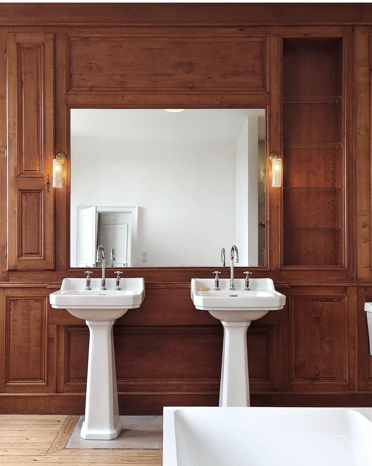 PHOTO-2025-12-16-23-37-05 3.jpg