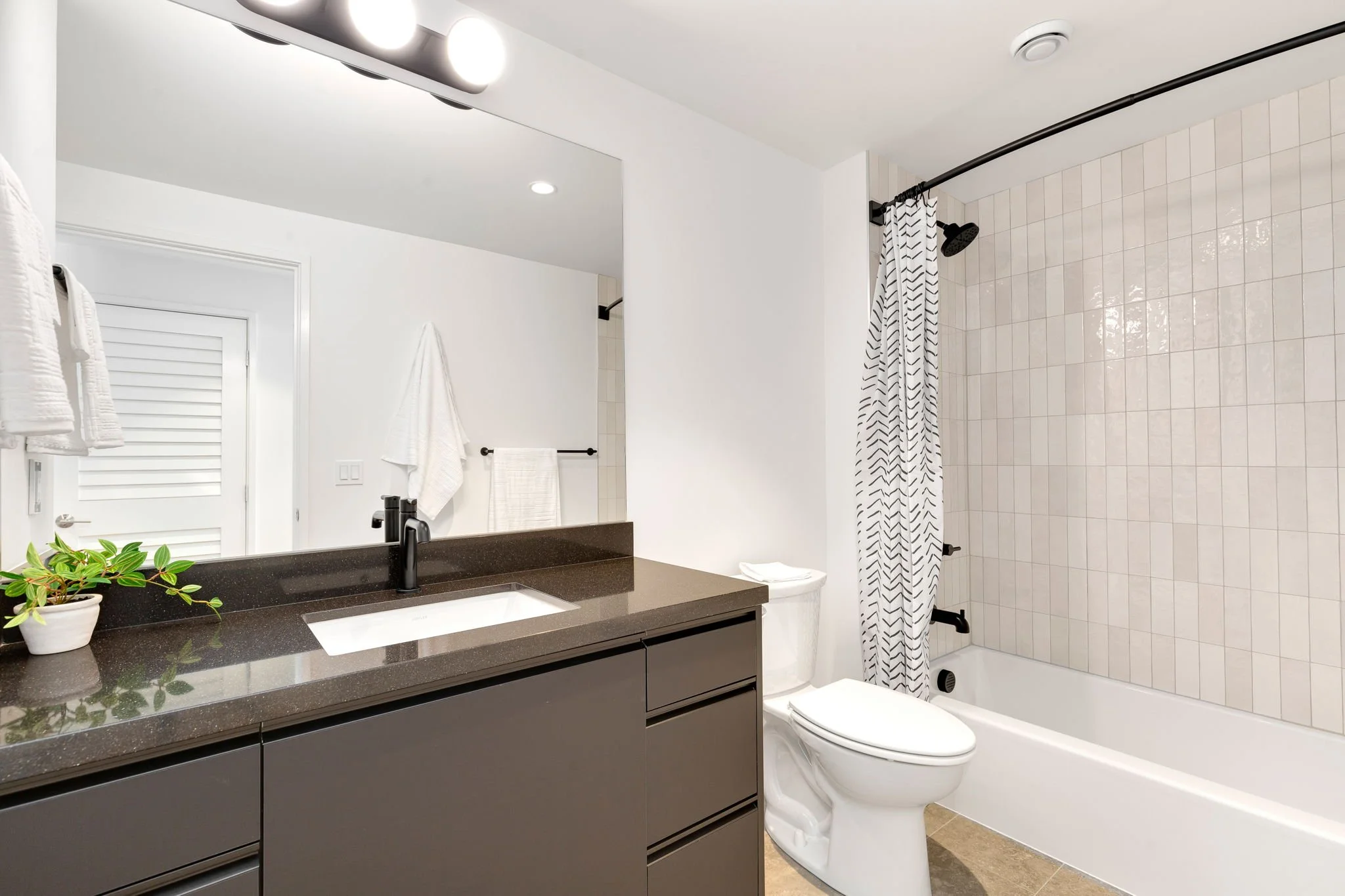 1208 E Remington Ct Unit 406, Seattle WA_0026-2.jpg