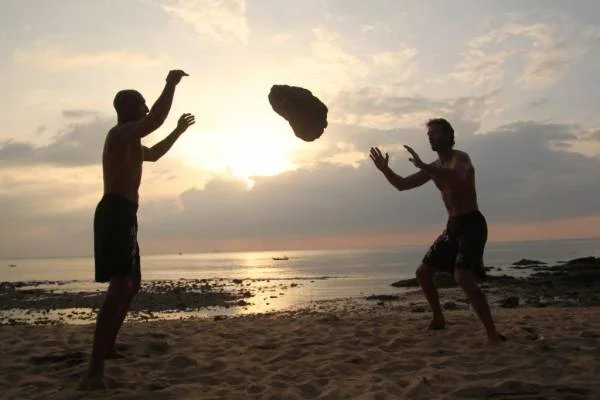 throwingcatchingerwanvicthailand.jpg