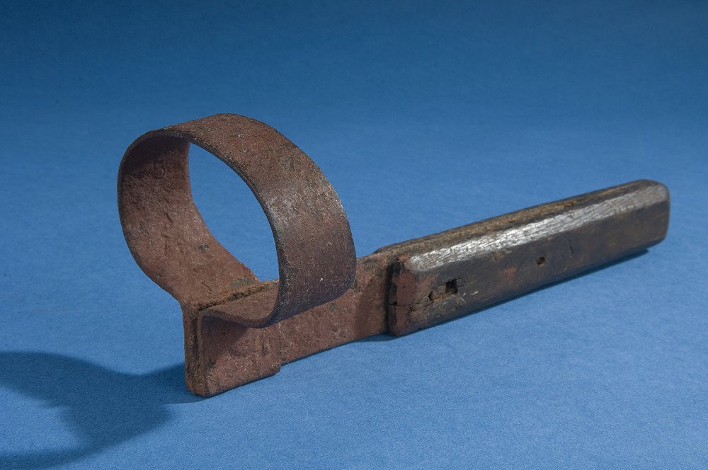 A tool for scraping baleen. Via National Museum of American History.