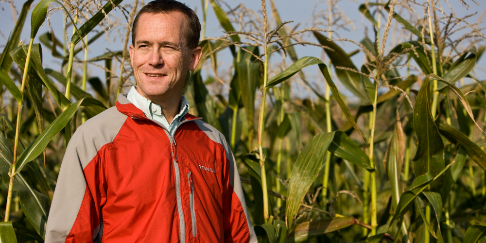 Tim Griffin, PhD Timothy Griffin is the director of the Agriculture, Food and and Environment program, as well as an associate professor at the Tufts University Friedman School. His primary interests are the intersection of agriculture and the environment, and the development and implementation of sustainable production systems.
