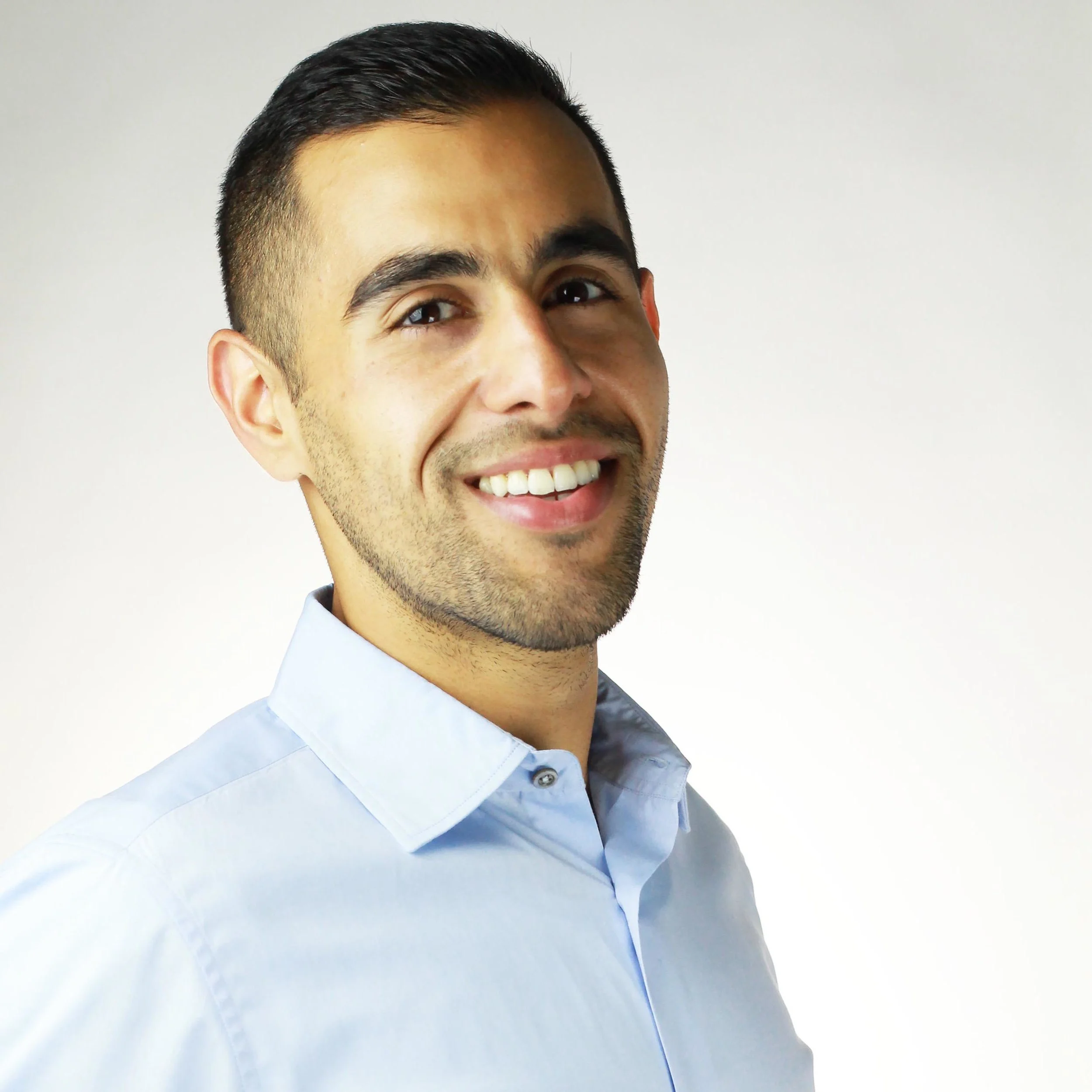 Hassan Dashti, PhD, RD Hassan Dashti is a research fellow the MGH Center for Genomic Medicine and the Broad Institute. With a broad background in nutrition and sleep, he is currently working on uncovering the effects of dietary intake on sleep quality. His most recent research examines Circadian Rhythms and disease risk. 