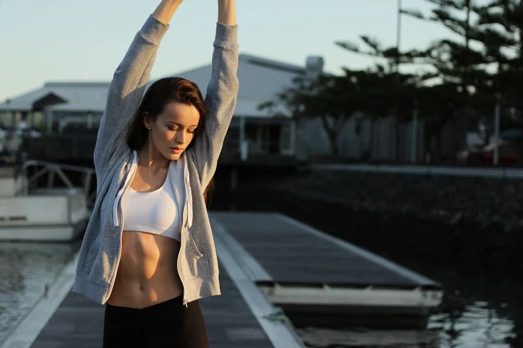 womenstretch.jpeg
