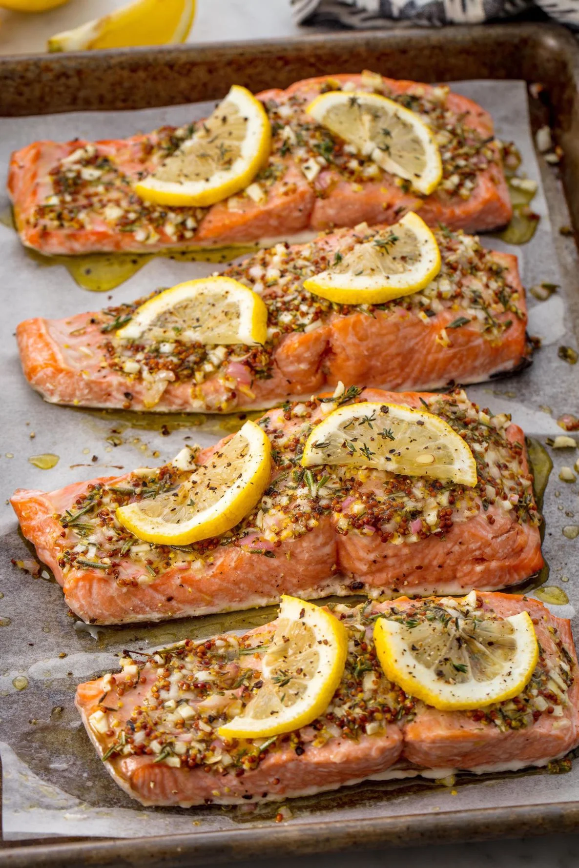 gallery-1506010632-broiled-salmon-delish-1.jpg