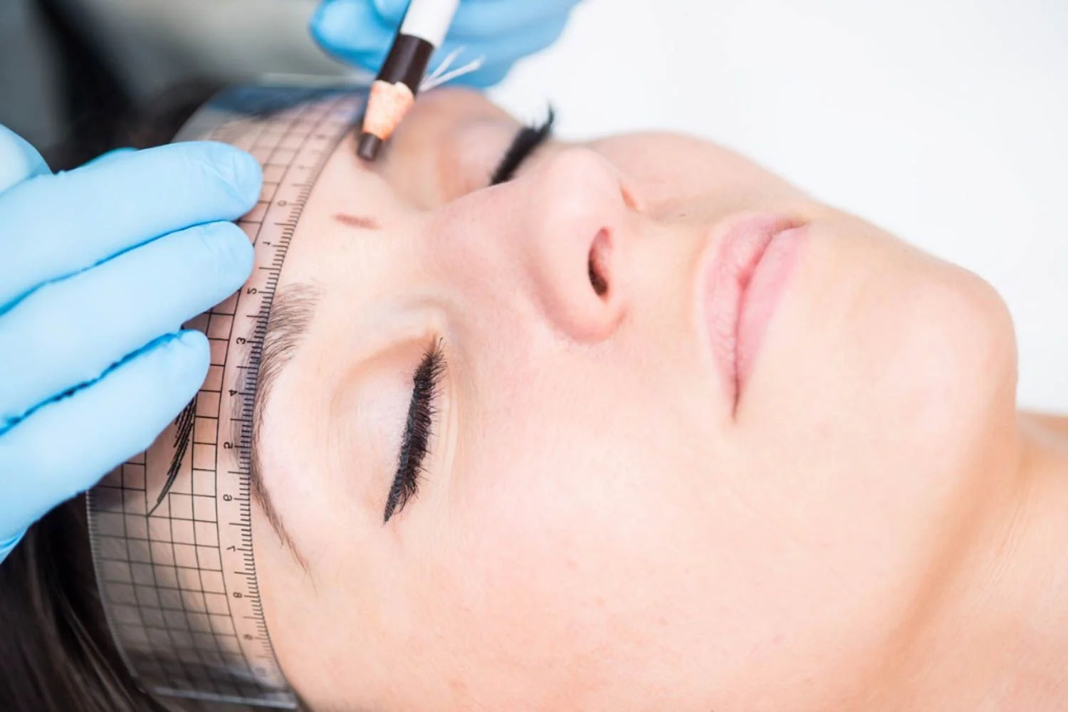 Eyebrow Microblading: What to Expect During Your Procedure
