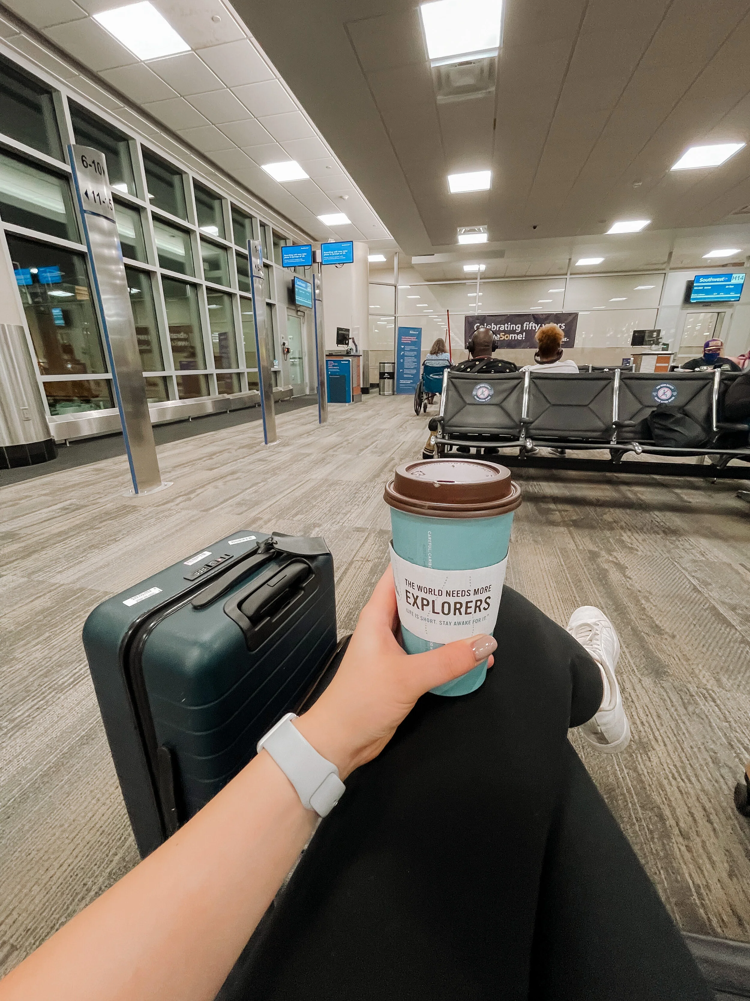 how early should you arrive to the airport before your flight leaves?