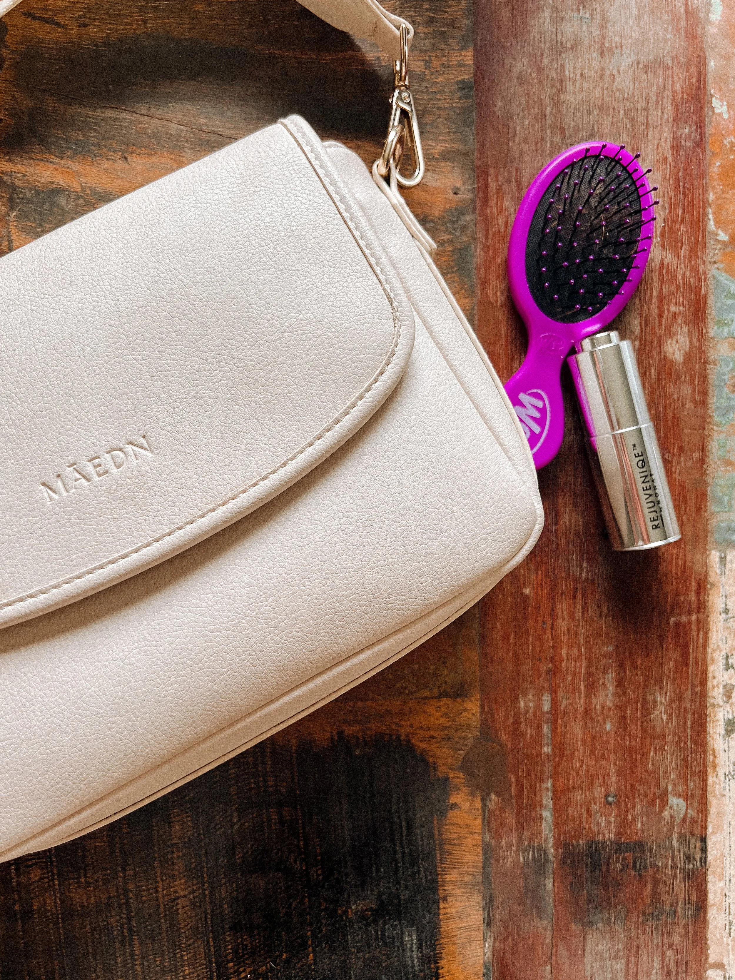 the 2 things I keep in my bag for healthy hair