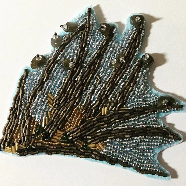Some beading fun for #shoeboxcallandresponse. .
.
.
.
.
.
#beading #collaborationatadistance #handwork #craftart