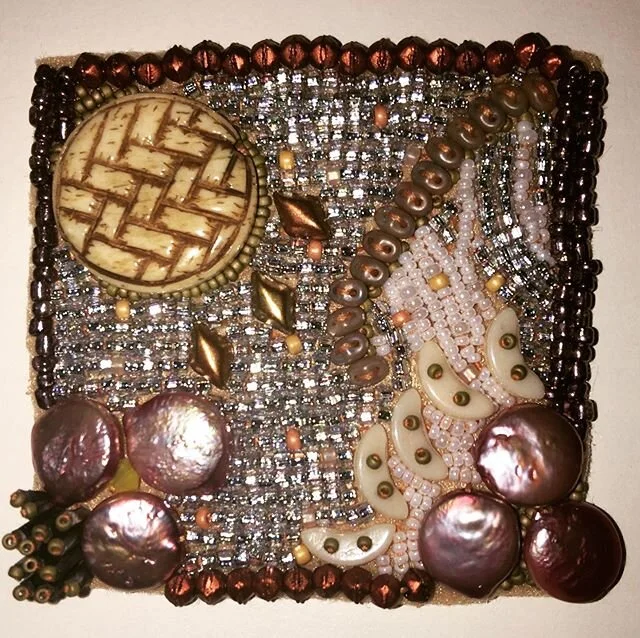 Beadscape for #shoeboxcallandresponse.
.
.
.
.
.
.
.
.
#beading #collaborationatadistance #artandcakela #madimaud #handwork #beadart #smallscale