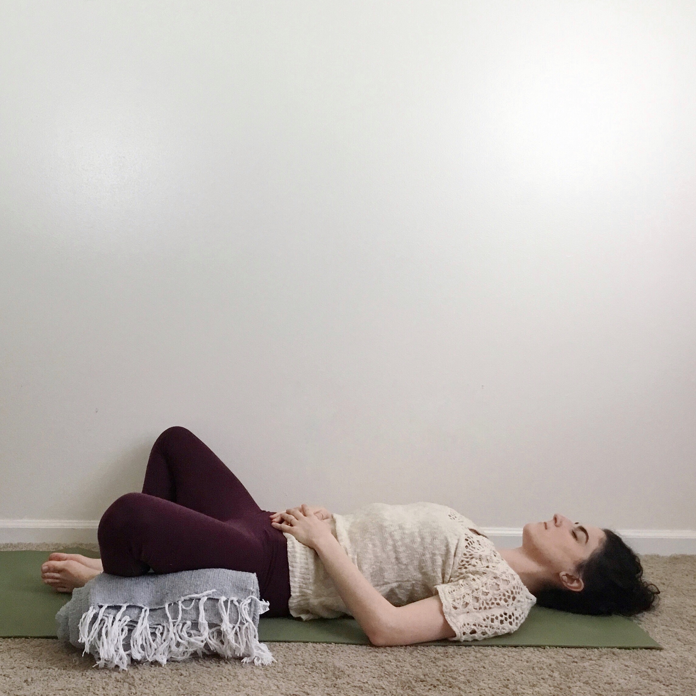 Side Plank Pose – Vasisthasana | beYogi