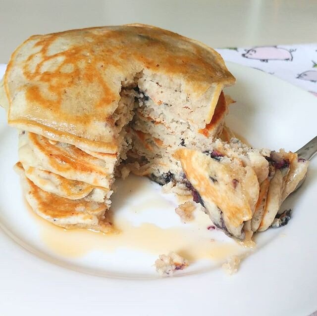 Hi everyone! I don't know about you, but today feels like a pancake day... If you've already had breakfast, consider brinner (breakfast for dinner) and make these easy, DELICIOUS plant-based pancakes! They're fluffy, full of flavor, and perfectly swe