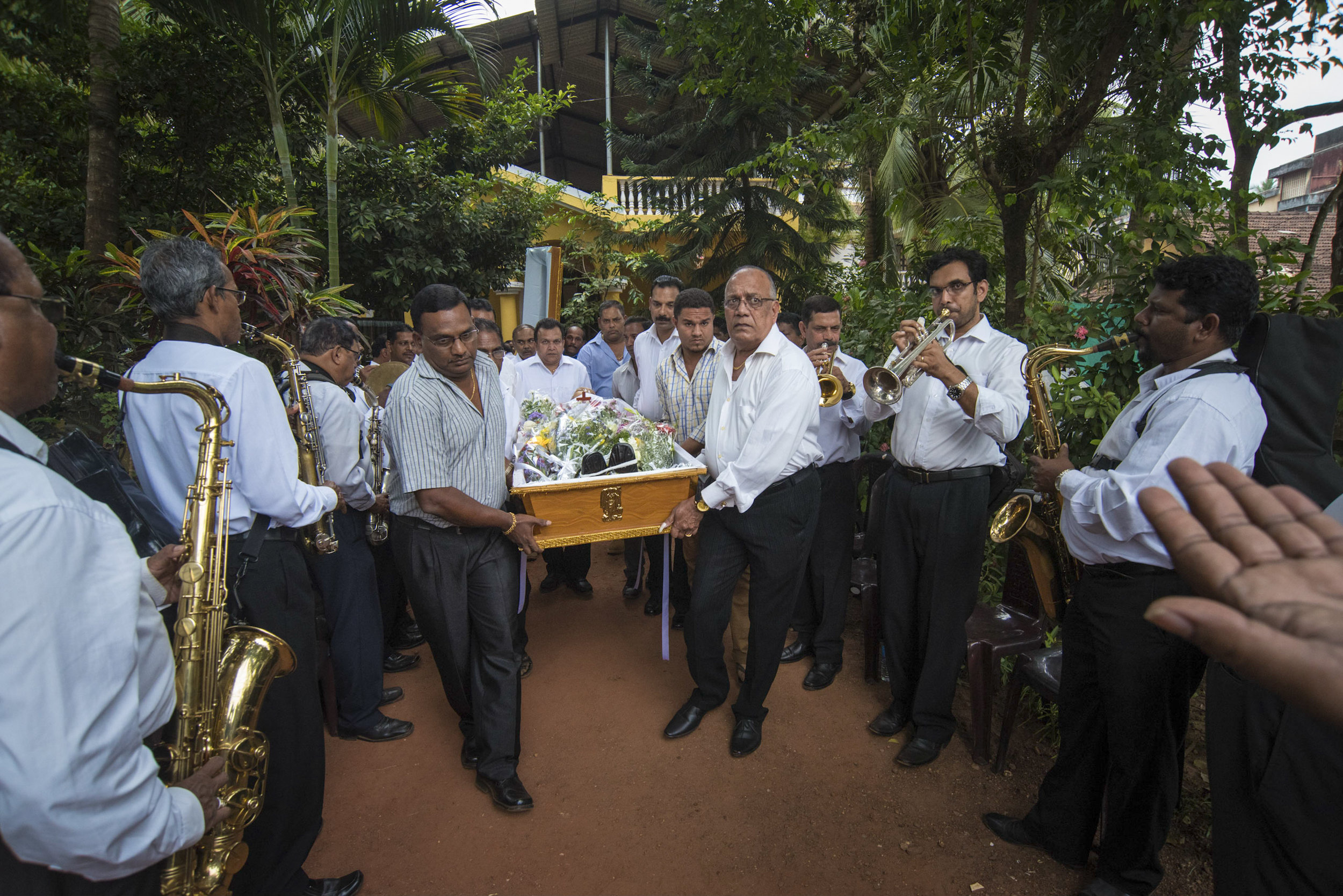  At the funeral of Caetano Braganza, Merces. 