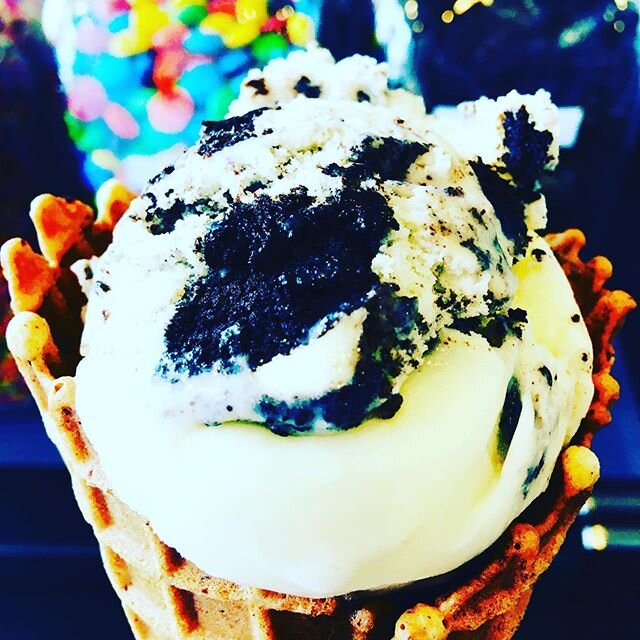 We are serving up our favorite classic today - Cookies-n-Cream! Here's today's Scoop
COOKIES-N-CREAM
SUGAR COOKIE
ORANGESICLE PUSH-POP
SALTED CARAMEL 
VAN'S DONUT
GRASSHOPPER
FUDGESICLE
VANILLA
VEGAN TOASTED COCONUT CHOCOLATE CHIP
VEGAN VANILLA

Get 