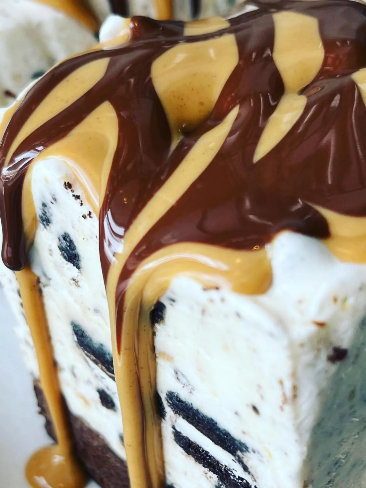 Peanut Butter Oreo cakes are restocked ❤️
We are stocked with Cookies-n-Cream cakes for the holidays as well. Peppermint Stick cakes are sold out . We hope to see you soon. The pint sale continues with $2 off all pints.