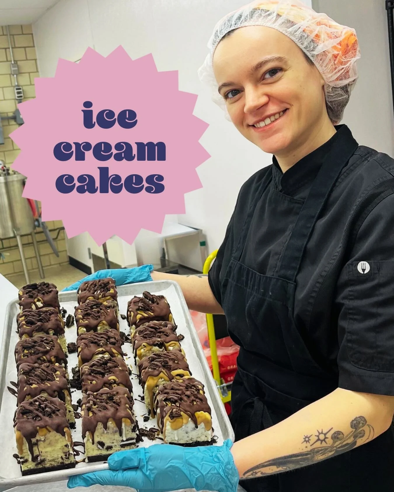 Mini cakes are the perfect night cap ❤️🍦🍰