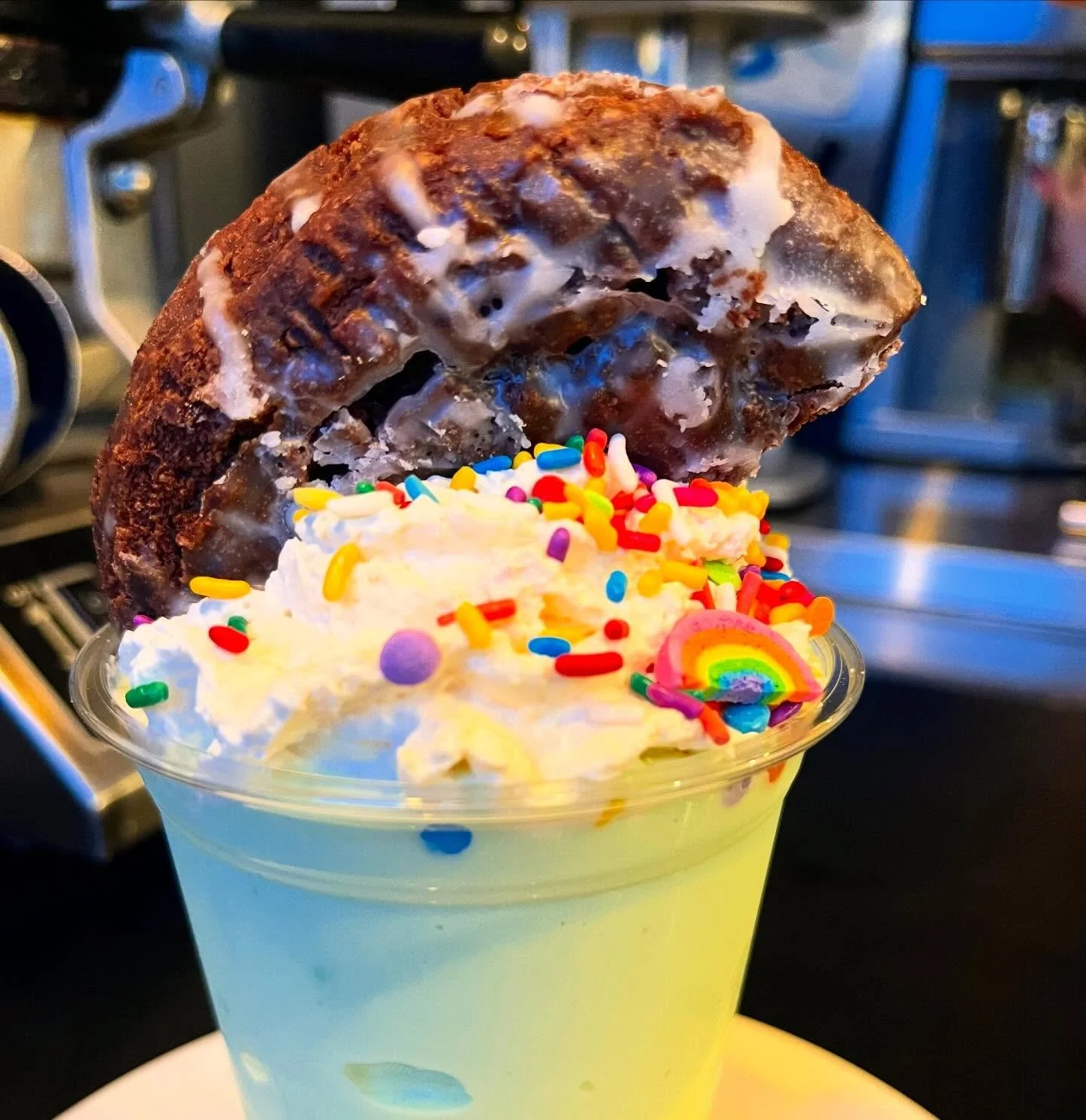 A big thanks to @fattydaddydoughnuts for popping up with us today for St. Paddy&rsquo;s day 🍀