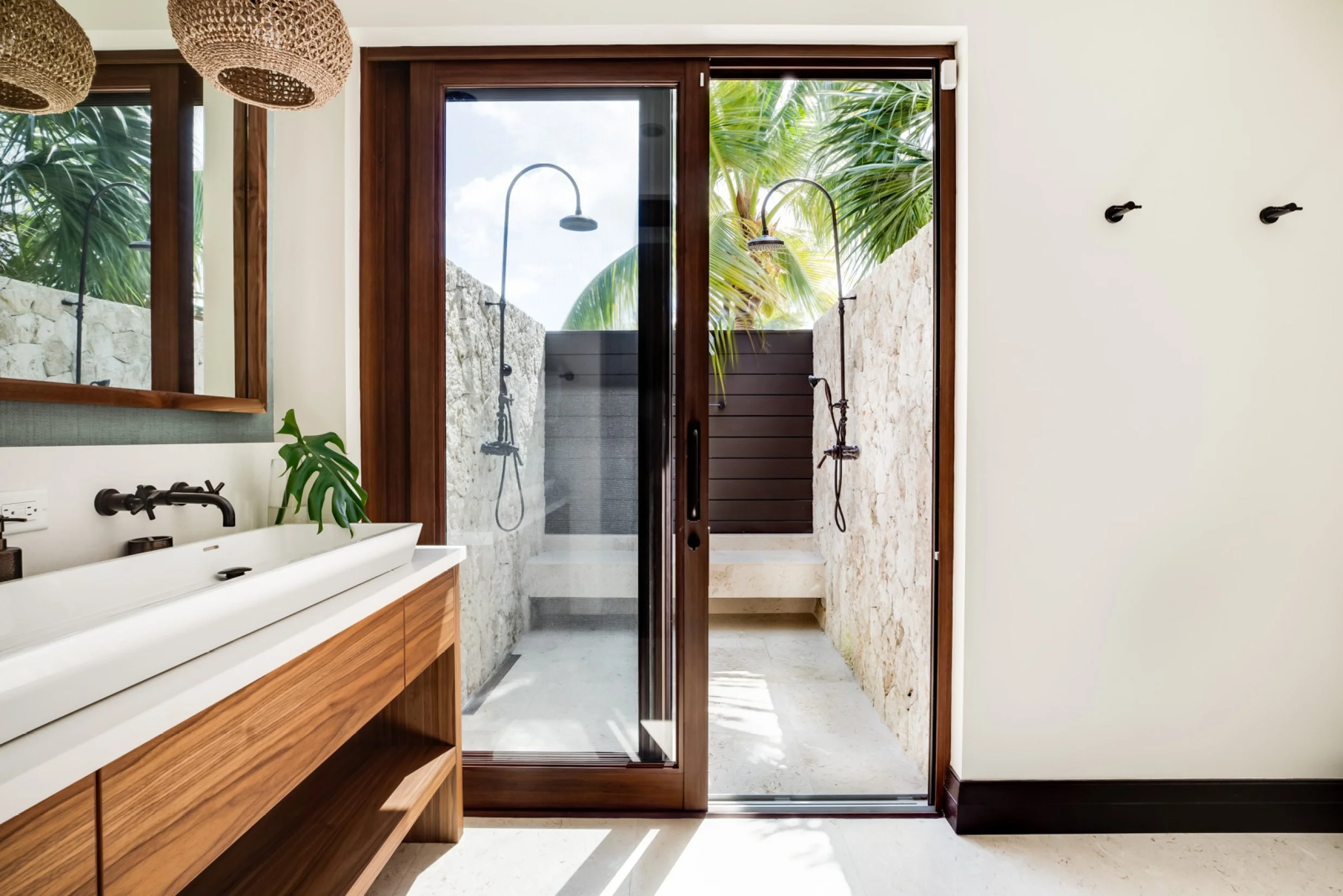 Berungalow Master Bath.jpg