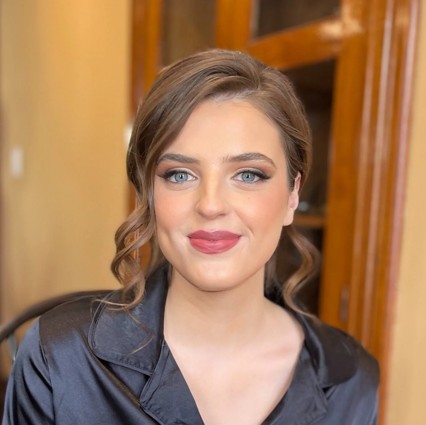 Beautiful before, beautiful after ✨ 
Bridesmaid makeup by lead artist Rachel and hair by principal stylist Mercedes. 

#beforeandafter #makeuptransformation #caledonmua #hairandmakeup #beautytransformation #polishedlook 
#glowup #transformationtuesda