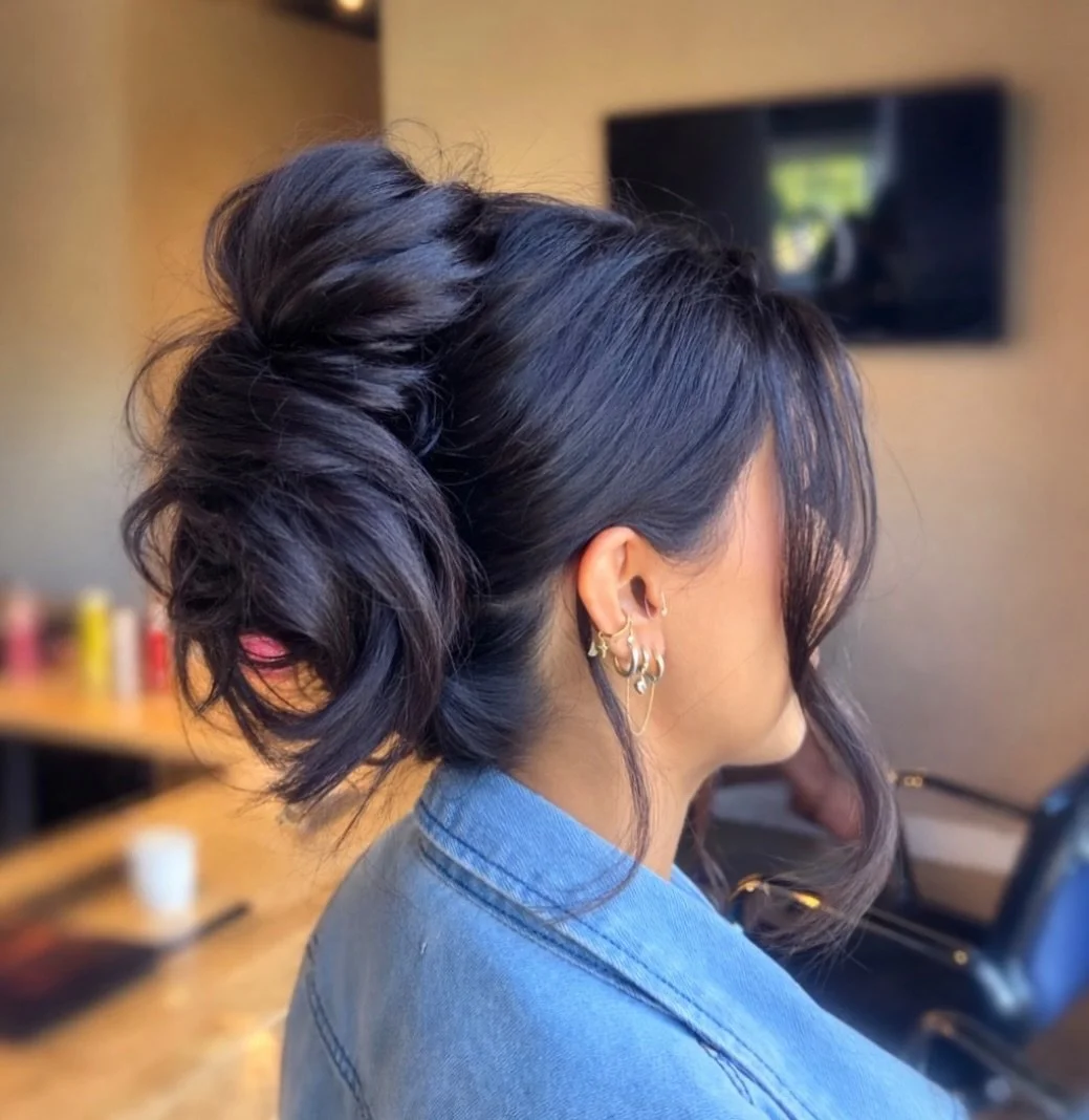 Textured updos will always have our heart 🤍 
Created by our lead artist, Lina 
.
.
.
#caledonhair #caledonmakeupartist #torontohair #torontomakeupartist #gtabrides #ontariobrides #torontobridal #bridalhairinspo #bridalupdo #texturedupdo #romanticupd